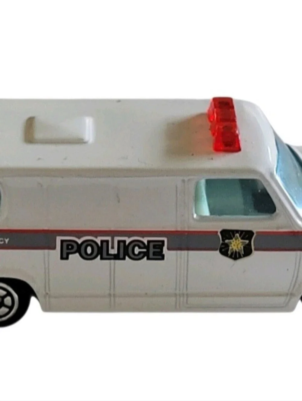 1981 Yatming #1501 White Ford Econoline Police Transport Van Wagon Die-Cast 1:64